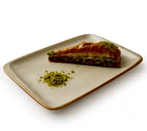 Carrot Slice Pistachio with Ice Cream