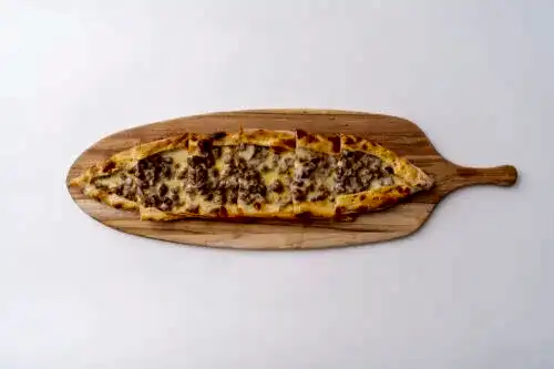 Kavurma – Diced Beef Pide