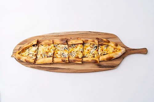 Spinach & White Cheese Pide